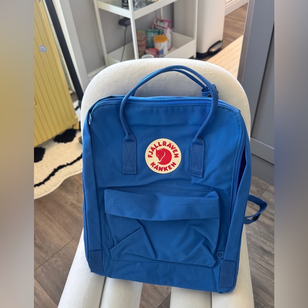 Fjallraven Kanken classic backpack medium New without tags